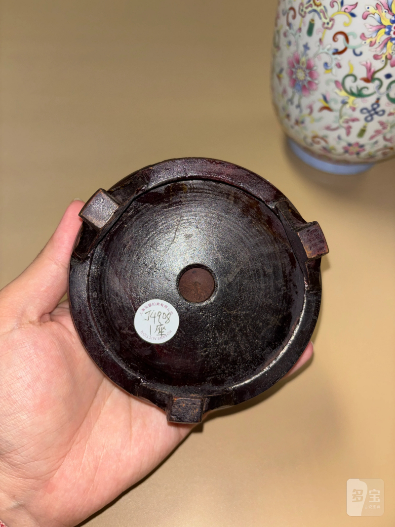 清道光 洋彩缠枝西番莲纹灯笼瓶 - 图13